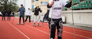 Uppmuntrar idrottande med virvlande prova på-dag