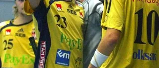 Jämnt inför avslutet - sedan champagne
