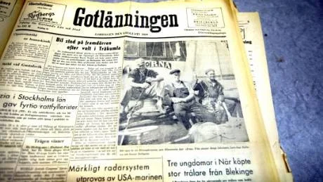 Ett av Carin Häglunds första reportage i Gotlänningen, från augusti 1959, handlade om tre ungdomar från När som hade köpt en trålare. Senare skulle hon skriva en lång artikelserie, som också blev en bok, om människorna i de gotländska fiskelägena.