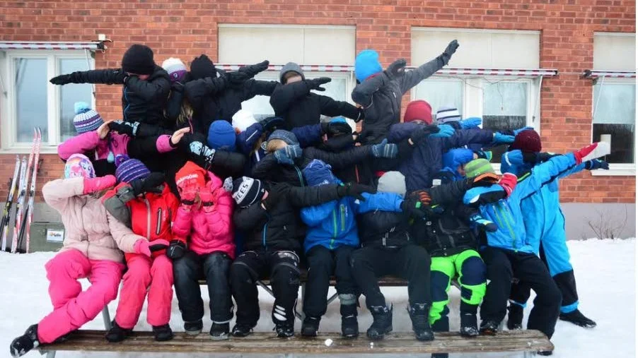 Årskurs fyra på Kläppenskolan försöker samla in pengar för att kunna delta i riksfinalen av Svhackfyran.