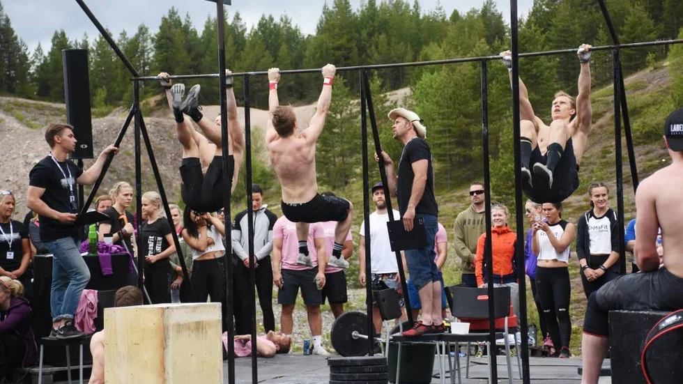 Utamaning. Deltagarna pressade sig själva till det yttersta under den fjärde upplagan av Poikkijärvi Throwdown.