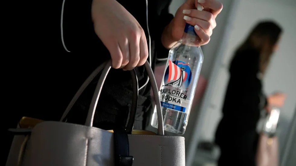 Spritfest. Många ungdomar begår alkoholdebut under valborg – men polisen är på sin vakt.
