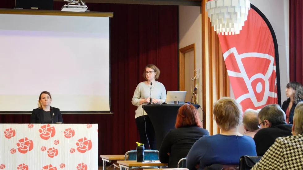 Privat. Frågan om ett privat eller kommunalt äldreboende väckte en intensiv debatt på Socialdemokraternas årsmöte i Boden i lördags. Béatrice Öman var en av dem som var aktiva i talarstolen.
