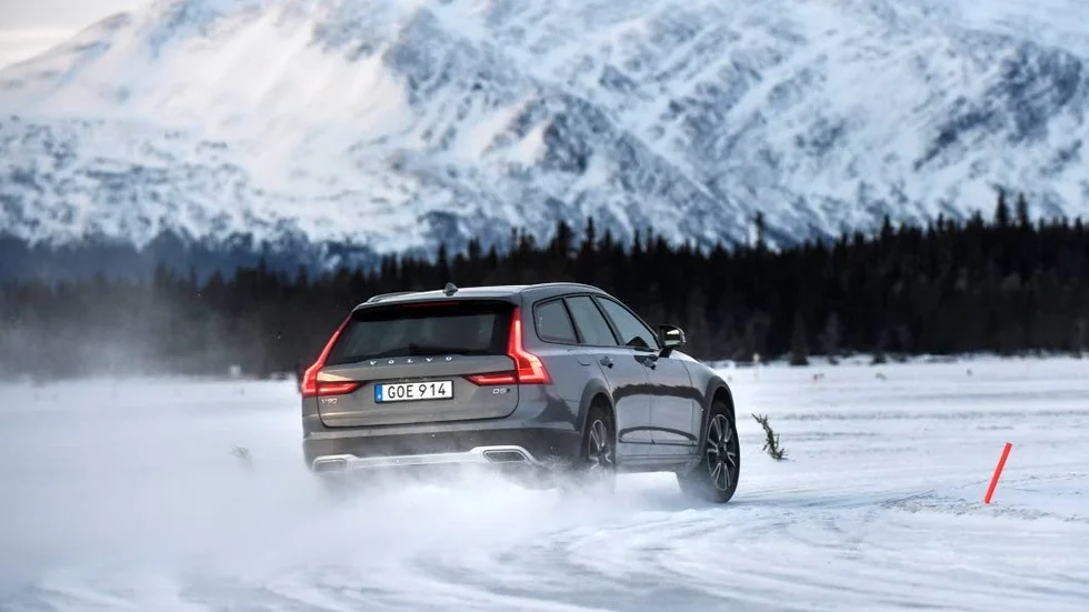 Törstig. En Volvo V90 får en skattehöjning motsvarande drygt 1 800 kronor med den nya fordonsskatten.