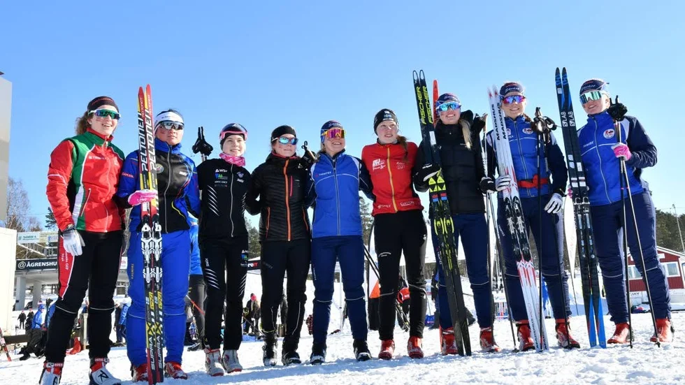 Från vänster: Ellen Holmgren , Sara Brännström, Maja-Lina Sande, Marja-Meele Päiviö,  Moa Nilsson ,Moa Majbäck, Carolina Westin, Svea Holmbom, Emilia Riekkola
På bilden saknas Maja Majbäck och Ellinor Jakobsson.