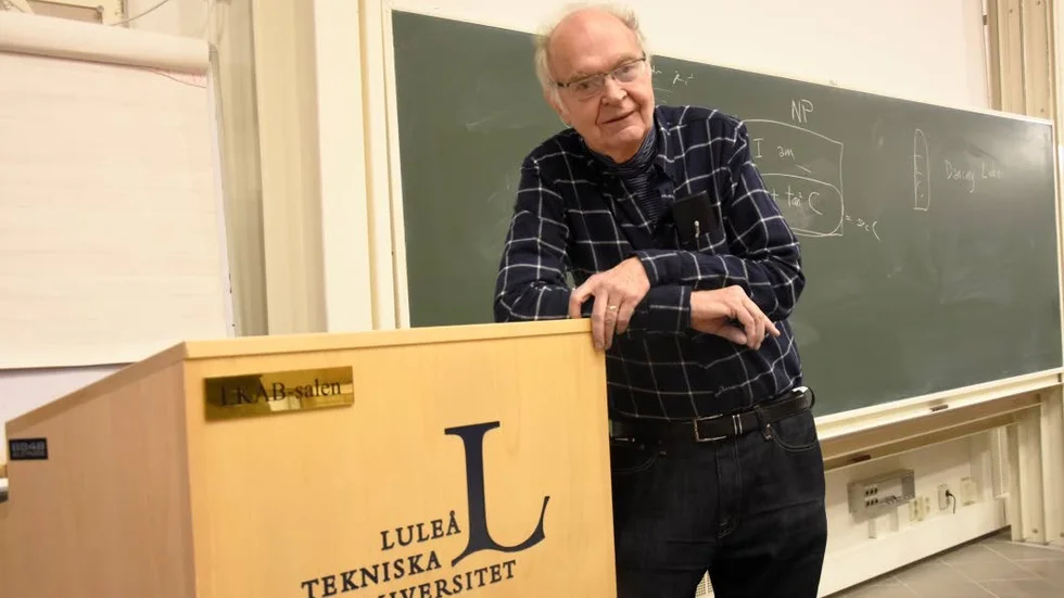 Datologins fader. Donald Knuth, professor i datavetenskap brukar kallas för datologins fader.