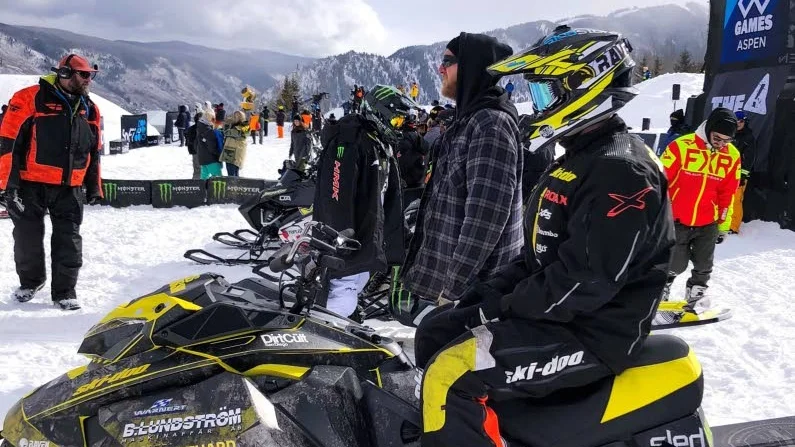 Träningen. Här laddar Rasmus Johansson upp inför X-games.