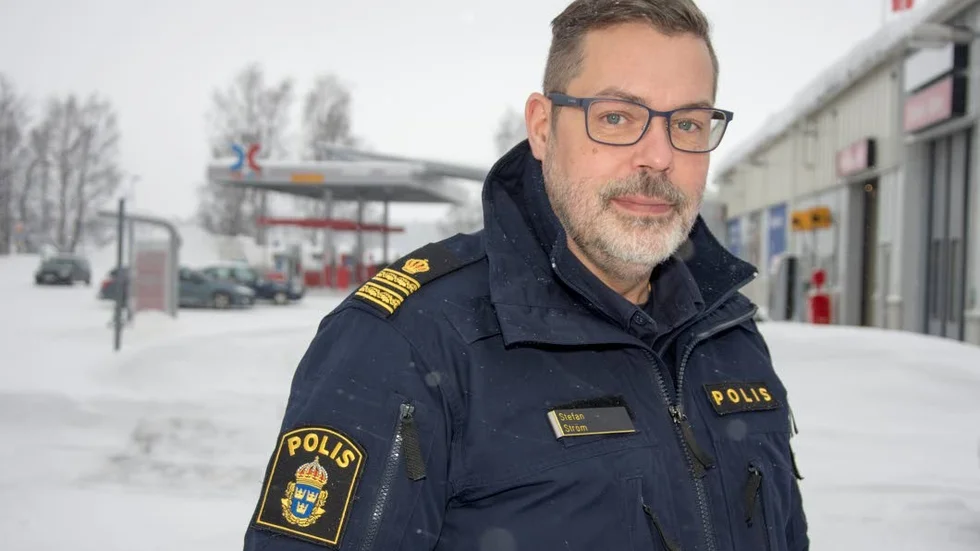 Kontakt. Kommunpolisen Stefan Ström vill ha kontakt med braschen för att få en lösning på stölderna. Han har tiddigare försökt men inte fått någon återkoppling.