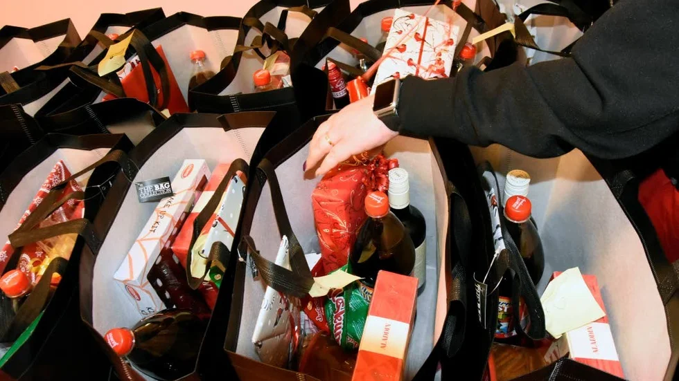 Julklappar. Här är några av julklapparna som kommer delas ut till barnen under julafton.