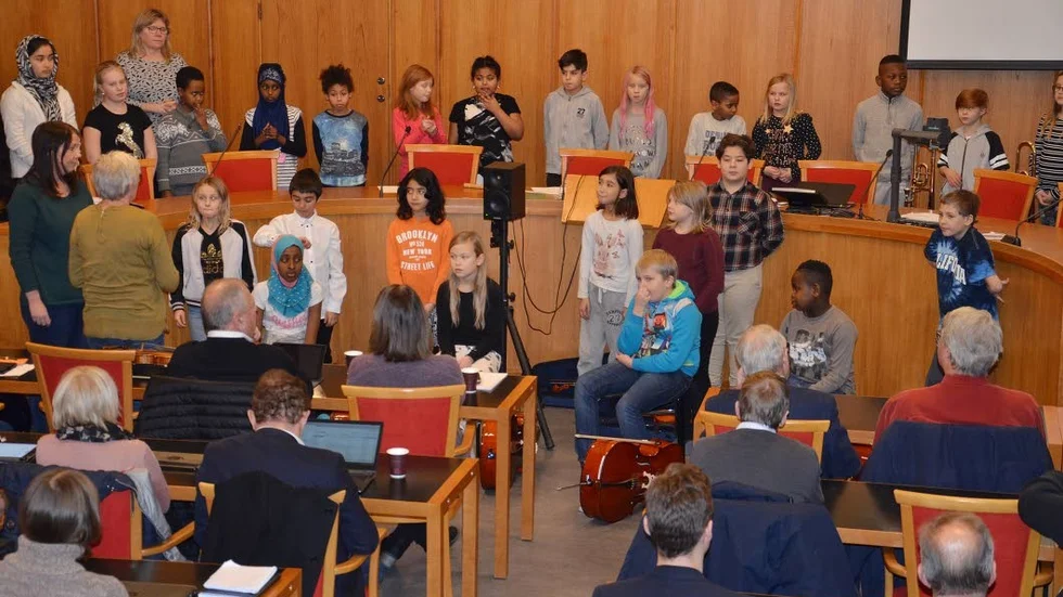 Bra drag. Kulturskolans elever i andra och tredje klass sjöng och spelade på Bodens kommunfullmäktiges sista möte för året.