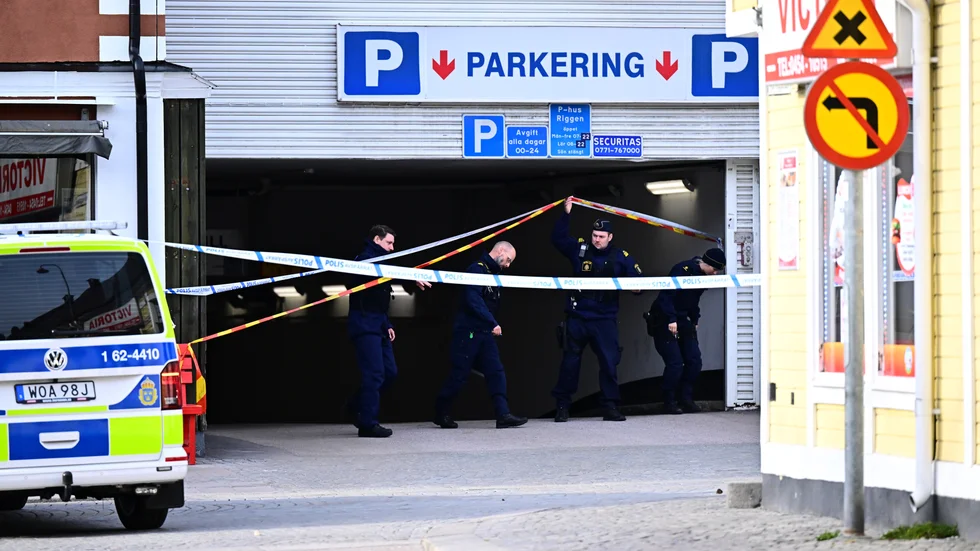 En man har skjutits ihjäl i Karlshamn.