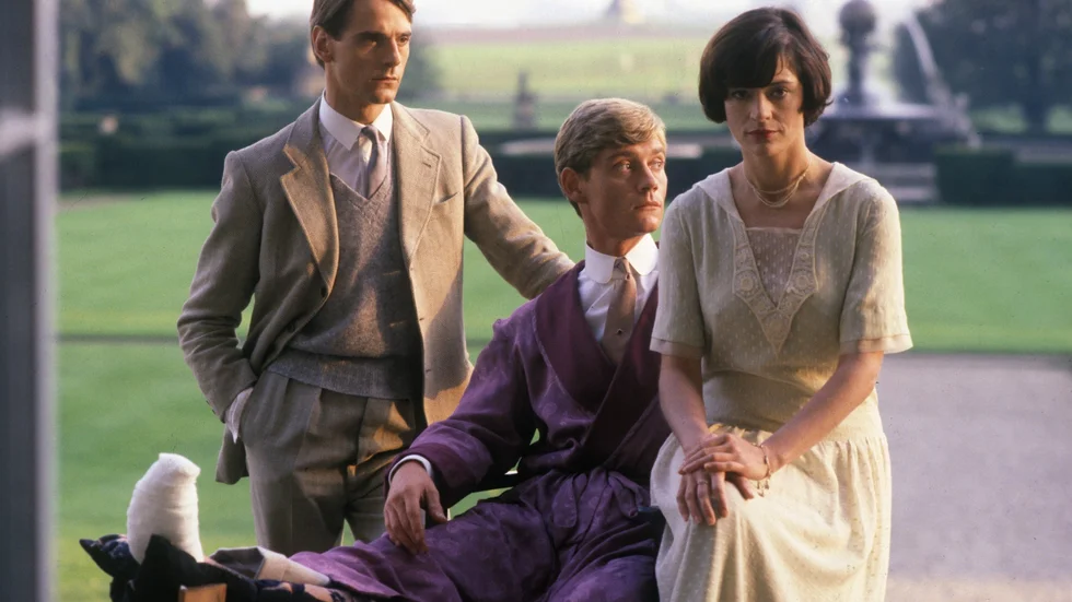 Jeremy Irons, Anthony Andrews och Diana Quick i "En förlorad värld". Pressbild.
