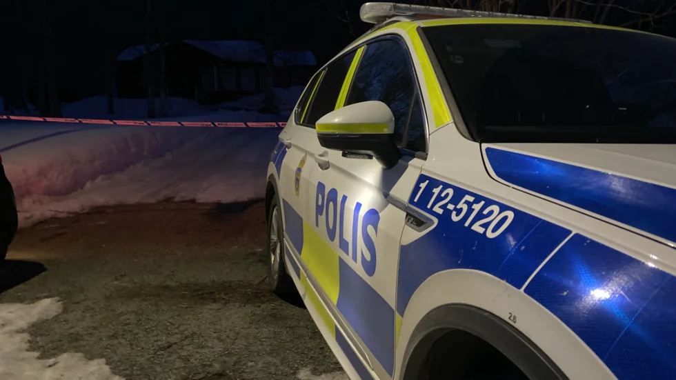 Polisen kunde i anslutning till platsen gripa en misstänkt gärningsperson.