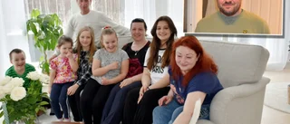 Två familjer från Ukraina bor med Skelleftebon Zakarias och hans familj – tolv personer under ett tak: ”Det är alltid fullt liv här”