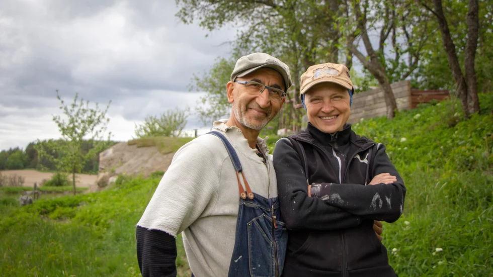 Gebro och Jolla Togan ska driva "Jollas choklad och dessert" vidare i en gammal brovaktarbostad längs Göta kanal.