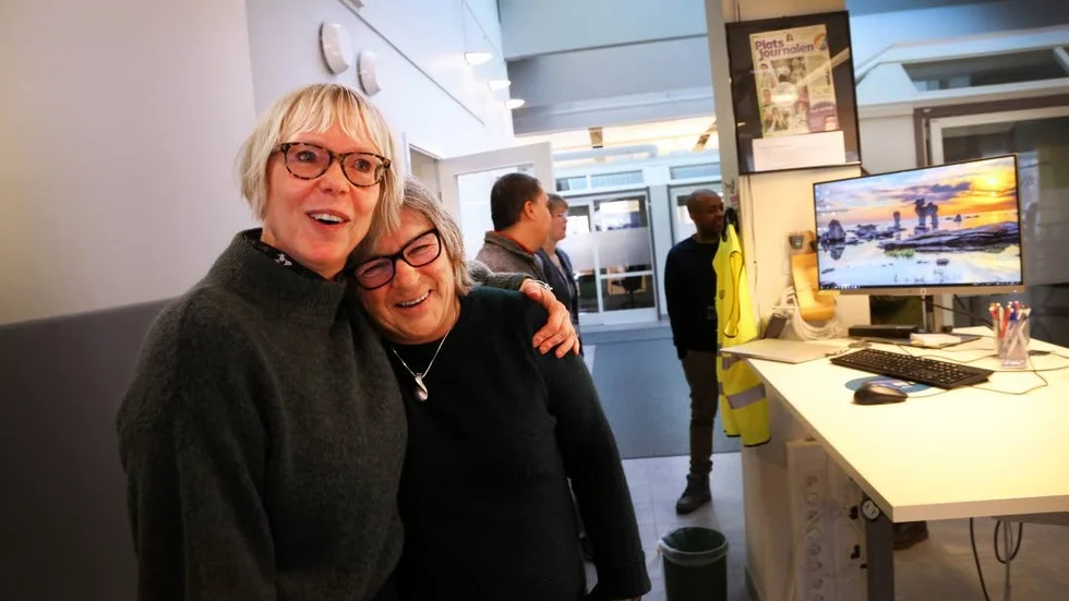 Tina Ersson har arbetat med Elzbieta Petersen i 25 år. I dag är hennes sista arbetsdag innan pensionen. "Jag tänker på alla mina kollegor. Det är hemskt det här tycker jag", säger hon.