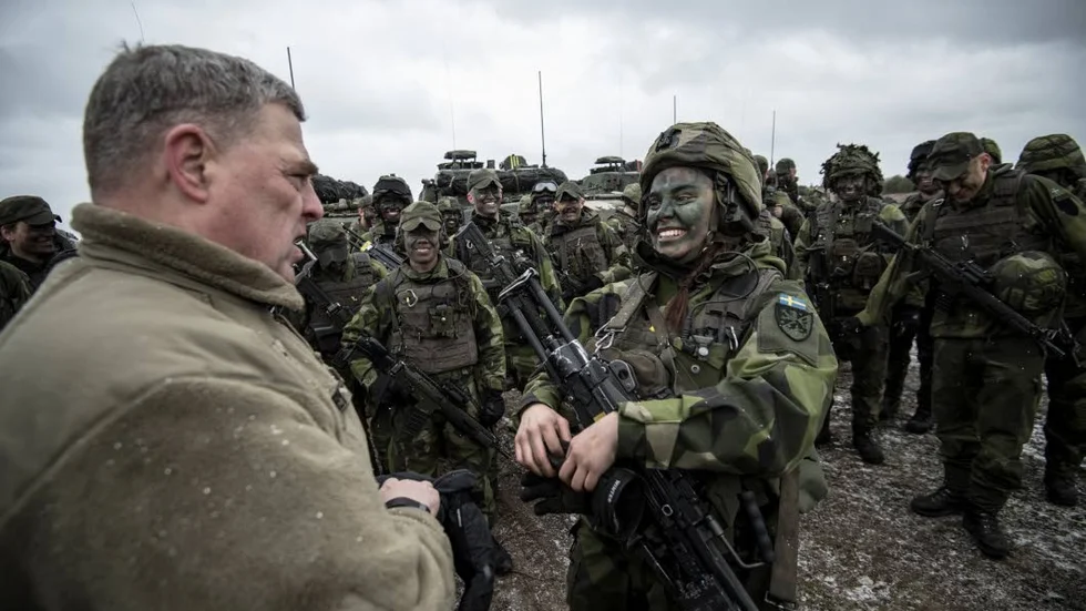 Arméchefen och generalen Mark Milley mötte soldater i 18:e stridsgruppen på Tofta under tisdagen.