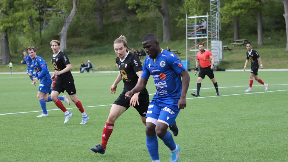 Värmbols FC tog säsongens första seger efter tre drömmål mot Enskede. Alain Amani Biregey gjorde ett.