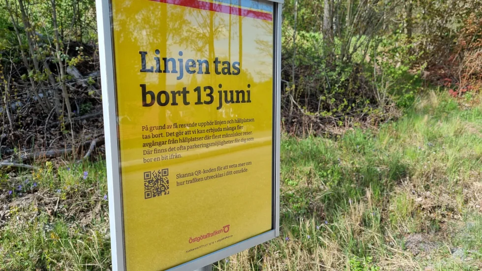 Debattören anser att det finns betydligt smartare lösningar än att lägga ner linjen. 