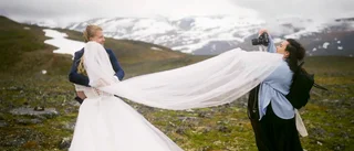 Rebecca Lundh som fotat fler än 200 bröllop ✓Från Kebnekaises ✓Skoterföljen vid Treriksröset