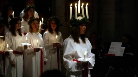 Levande ljus. Solbergaskolans Lucia heter Ylva ten Siethoff.