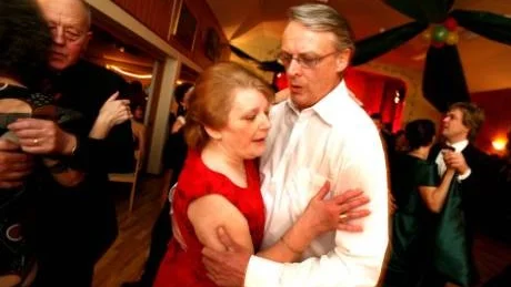 Dansglada. I 35 år har Lars-Göran och Kristina Fontell famnat varandra i dansens virvlar.