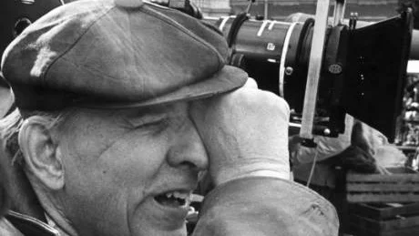 Ingmar Bergman under inspelningen av Fanny och Alexander, 1981.