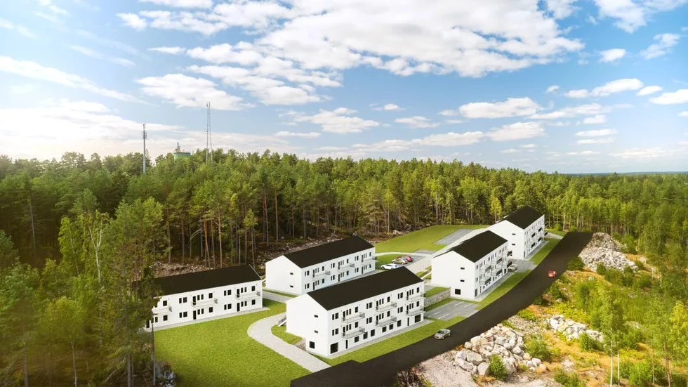 Här på Sandbacksberget ska det till att börja med uppföras 36 bostasdrätter fördelade på fem huskroppar. Mäklaren hoppas på byggstart i oktober.