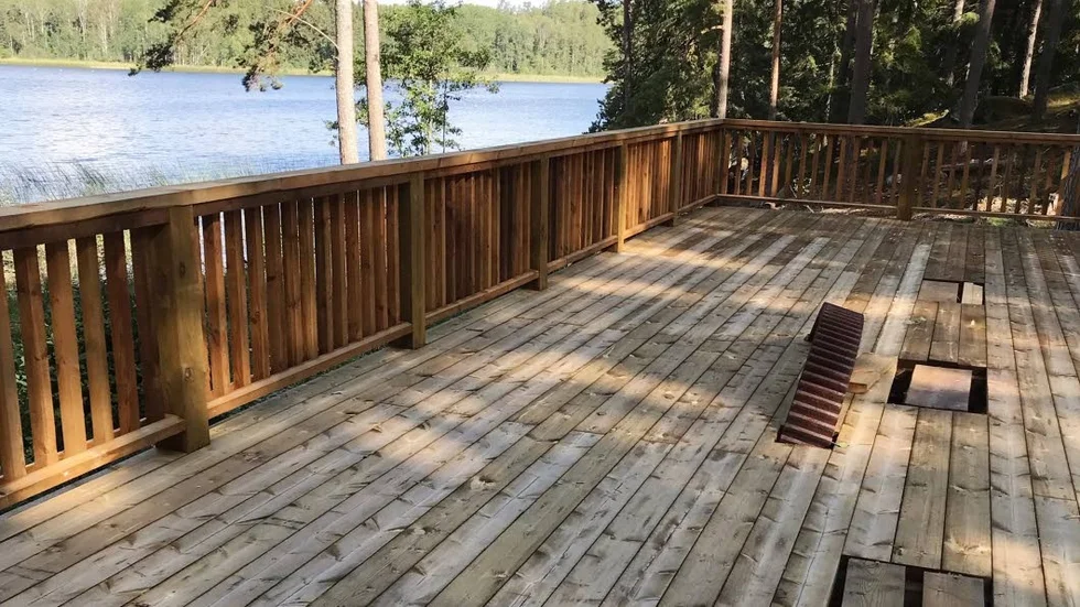 Under 2019 har en stor altan byggd i trä ersatt det nerbrunna hjulhuset vid Göksjön i Åkersskogarna. Invigningen sker dock till våren.