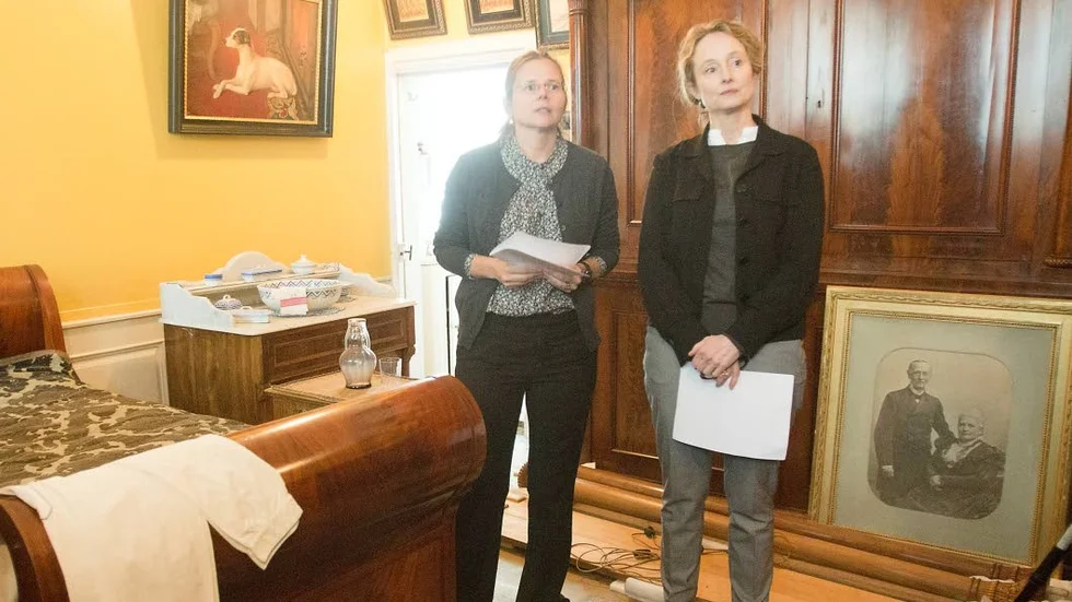 Marie Steinrud och Anna Arfvidsson Womack guidade besökarna genom Arthur Bäckströms forna hem.