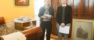 Många ville fira nya boken om Julita gård