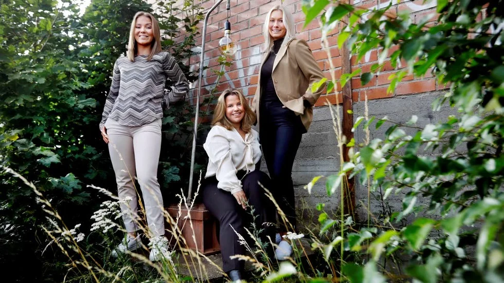 Företaget WRun befinner sig i upptaktsfasen men idén om hållbar inredning är glasklar. En egengjord lampa i industristil möter grönska när det ska fotograferas, Lisa Axelsson, Sofia Oinonen och Sofia Larsson  gillar oväntade kombinationer.