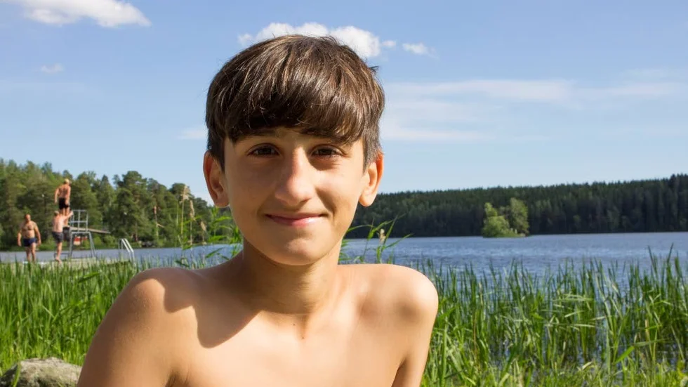 Ahmed kan redan simma. Nu vill han bli ännu bättre.