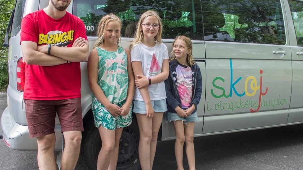 Henrik Källman samt ungdomarna Visa Askerlund, Vilja Askerlund och Tyra Janson.