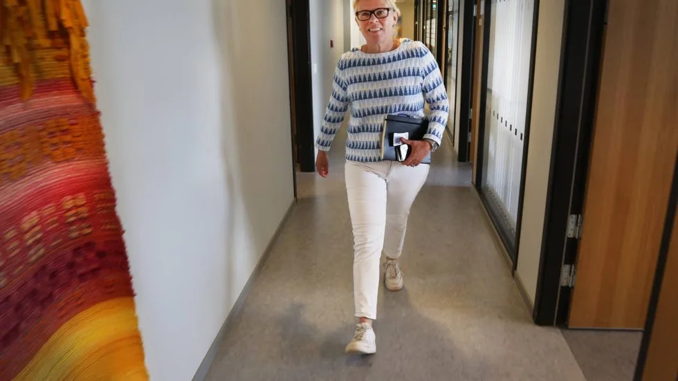 Åsa Linder, strateg på Region Gotland, berättar att alla nyanlända som hittills anvisats till Gotland har fått boende, och att boendefrågan är löst fram till september.