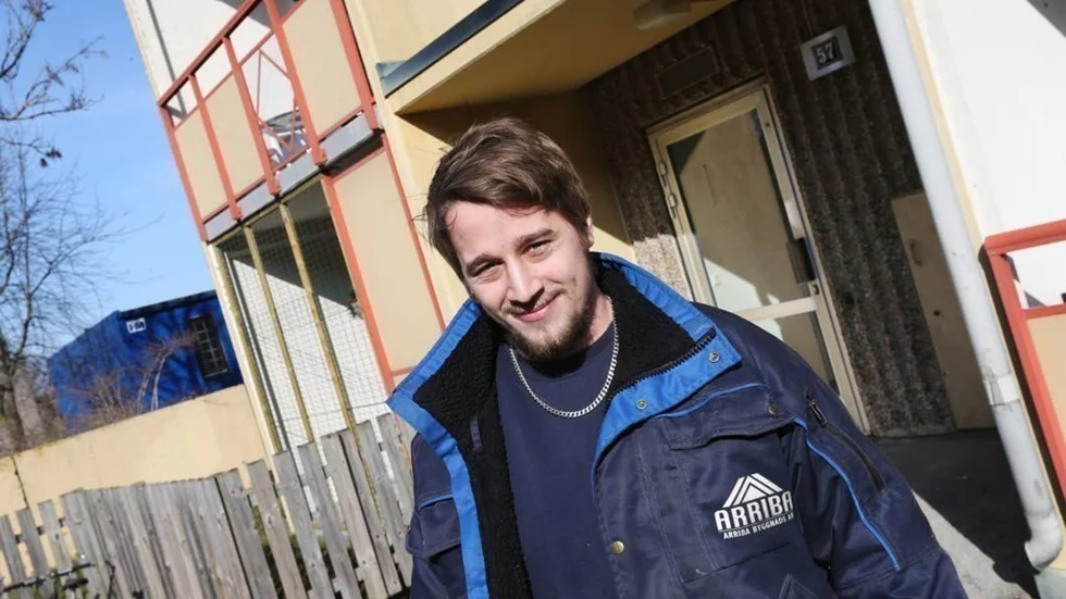 Jimmy Björklund är arbetsledare för de cirka femton man som arbetat med att göra Gråbolägenheterna beboeliga igen efter garagbranden för snart två månader sedan.