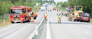Bil började brinna i trafiken kring dödsolyckan