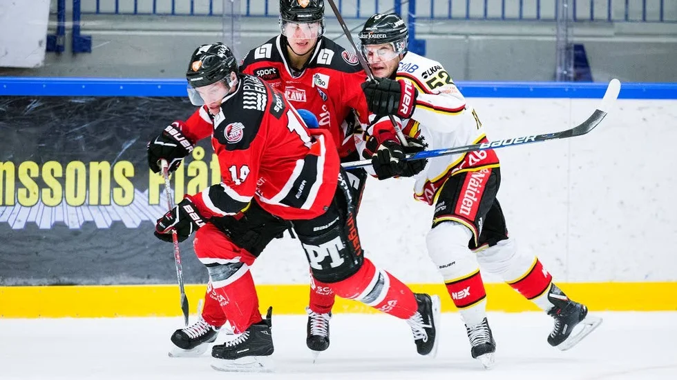 Vinnare. Hockeyettanklubben Piteå Hockey drog det längsta strået mot Luleå Hockey.