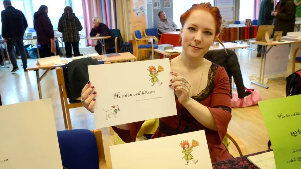 Författare. "Det började som ett projekt", berättar Stina Fjällborg som skrivit en rimbok.