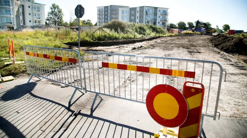 A7-fältet i förvandling. Inom de närmsta åren kommer boende för flera hundra människor att ha byggts här.