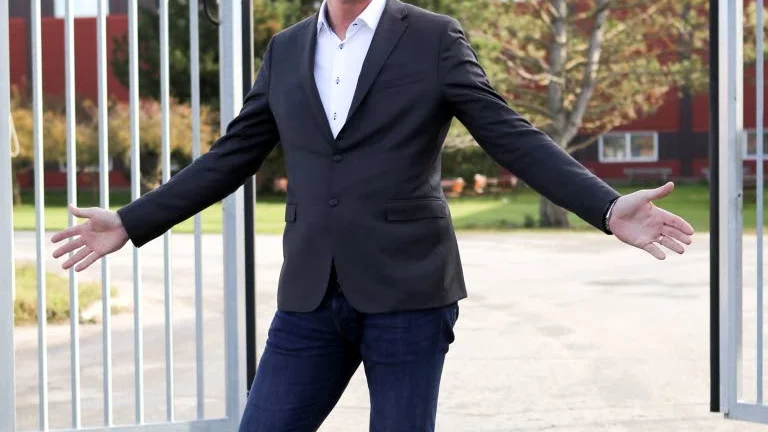 Målis blev vd. Thomas Östlund som har en lång karriär bakom sig som ishockeymålvakt är vd för Svenskt butikskött AB och leder Gotlands slagteri.