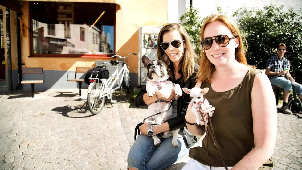Linda Hamnäs och Sandra Persson är rutinerade innerstadsbesökare, men trivs även på landet.