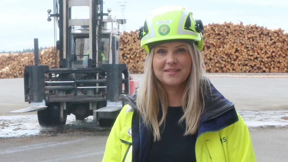 Malin Marklund är klubbordförande för GS-facket vid Munksunds sågverk. Hon högg direkt när hon hörde talas om att andra träindustrier infört fria mensskydd och nu har Munksundssågen det också.