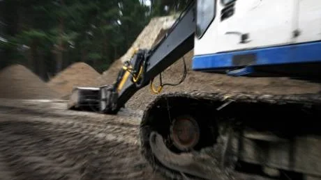 I juli avslöjades en miljöskandal vid Ryftes i Fole. Bekämpningsmedel har under lång tid dumpats i ett grustag genom att man där rengjort en ogrässpruta. Cirka 100 kvadratmeter förorenad mark måste saneras.