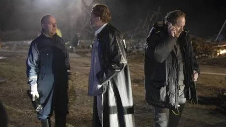 Mats Bergman, Krister Henriksson och Douglas Johansson får återigen händerna fulla i "Wallander - Hämnden".                                         Foto: Nille Leander