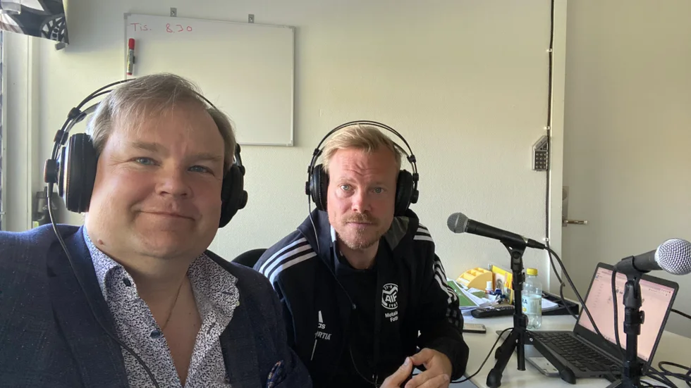 Nytt avsnitt. Motala AIF:s fotbollstränare Martin Axén gästar Jens Bollius i det senaste avsnittet av av MVT-sportens podd Sportsnack. Ett långt snack om fotboll, tennis och padel.