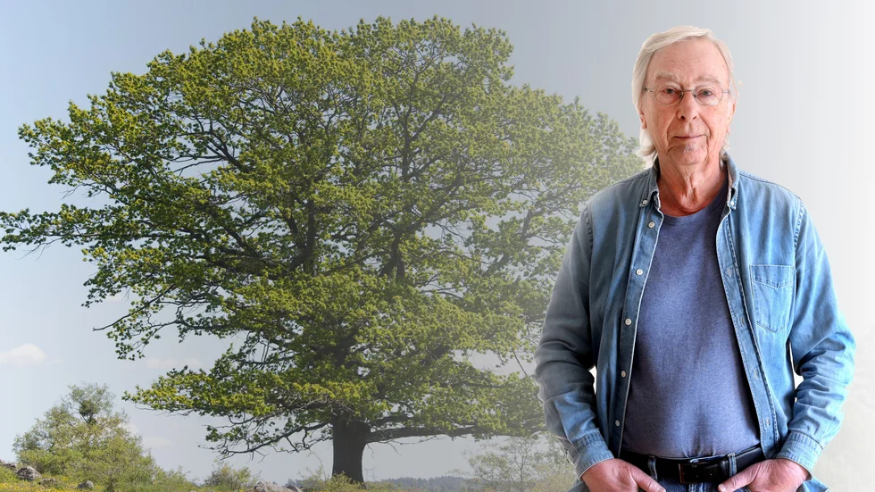 ”Människan har drivit/drivits i väg långt från det gamla bondesamhället och den självklara närheten till naturen”, skriver Lennart Lindgren i sin recension.
