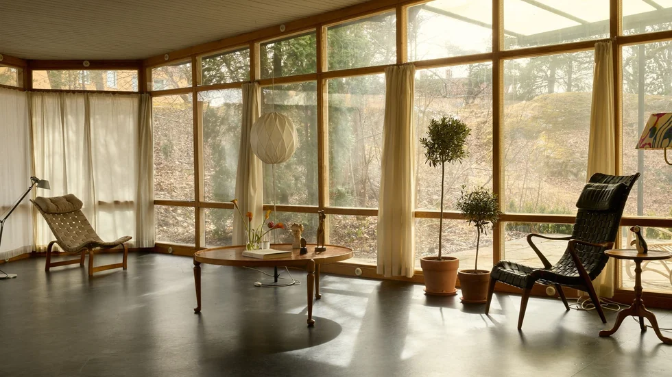 Villa Prenker i Kungsör är till salu, ett stycke svensk arkitekturhistoria då huset är ett av de 35 glashus som Bruno Mathsson ritade.