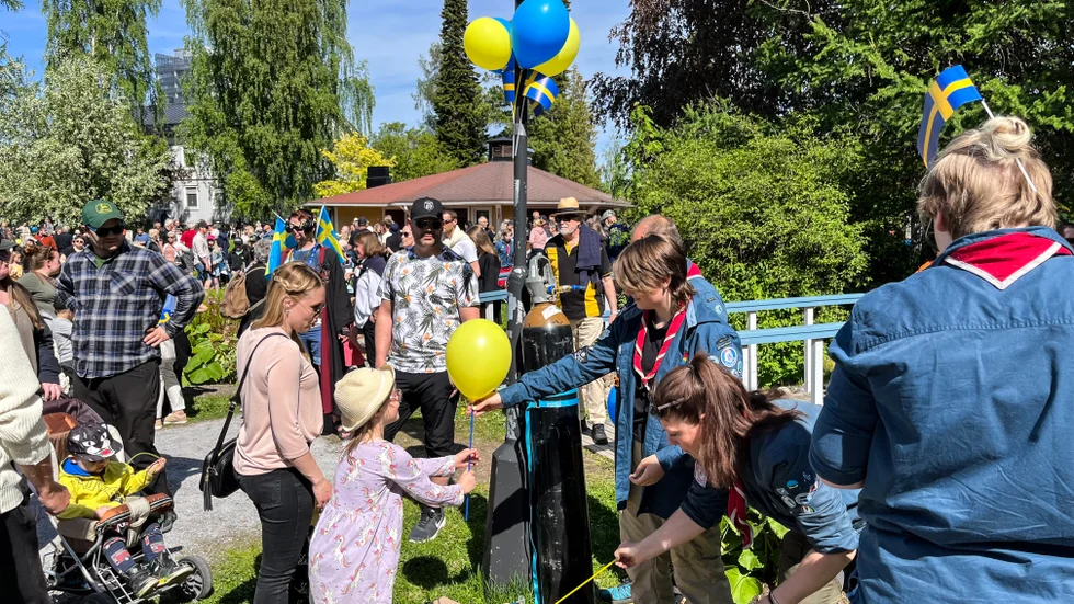 Efter två års coronauppehåll var det åter dags för Piteåborna att fira nationaldagen i Badhusparken. Solen sken, flaggorna ven och ballonger i svenska färger delades ut till både stora och små.