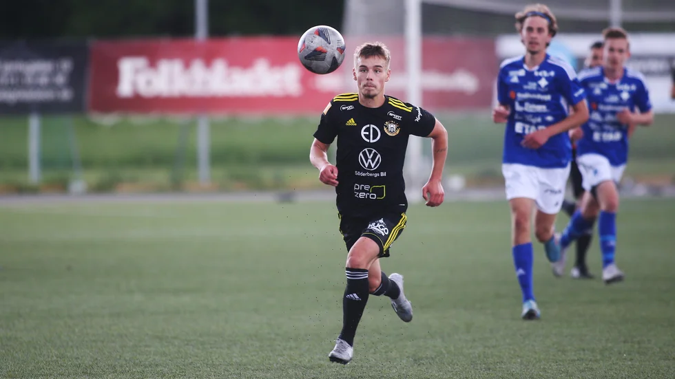 Casper Frisk har gjort succé i Smedby sedan han återvände från Nyköping. Elva mål har det blivit på 13 matcher för anfallarens del.